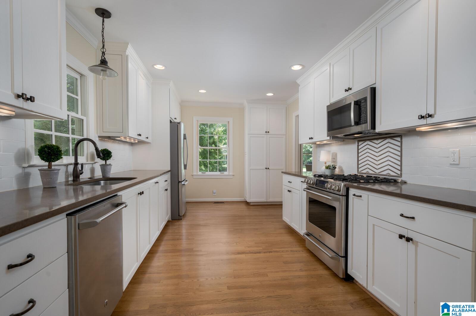 3728 Woodvale Road Birmingham, AL 35223 - Photo 13 of 57