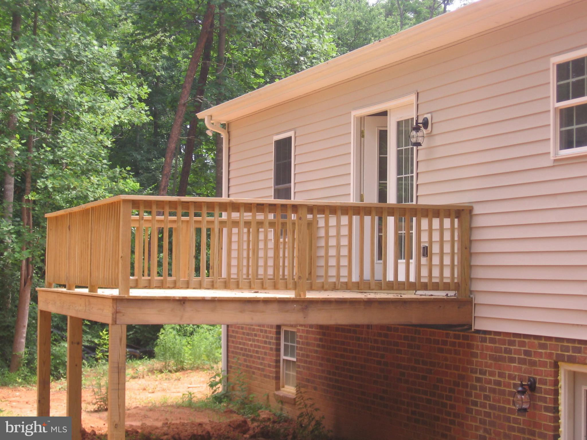 23093 Monrovia Road Orange, VA 22960 - Photo 4 of 15 Deck right off kitchen