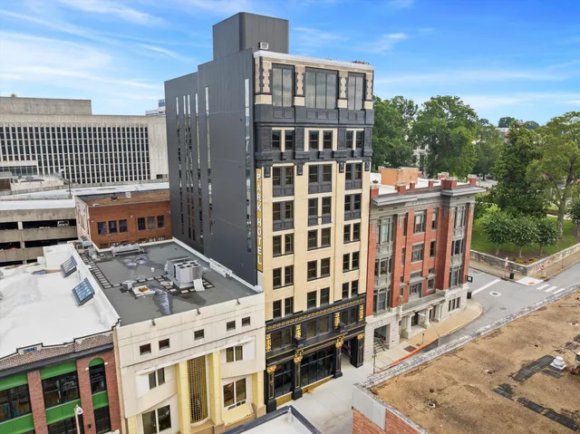 $839,000 | 117 East 7th Street, Unit 903B, Chattanooga, TN 37402