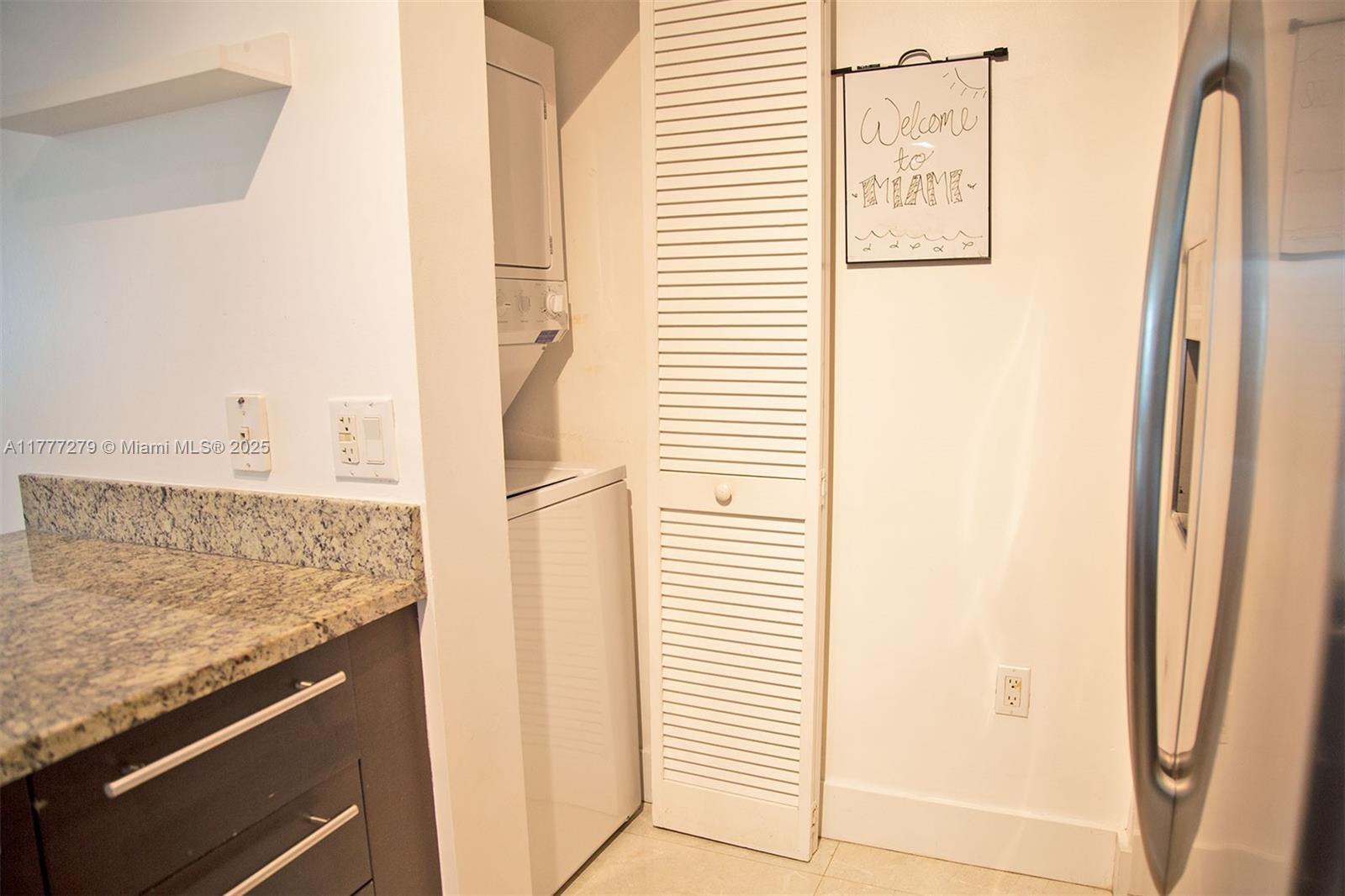 951 Brickell Avenue, Unit 3007 Miami, FL 33131 - Photo 17 of 21