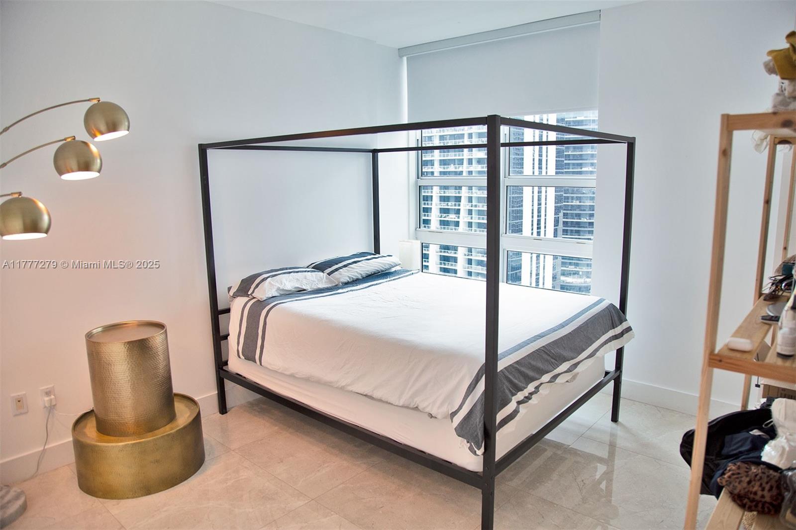 951 Brickell Avenue, Unit 3007 Miami, FL 33131 - Photo 2 of 21