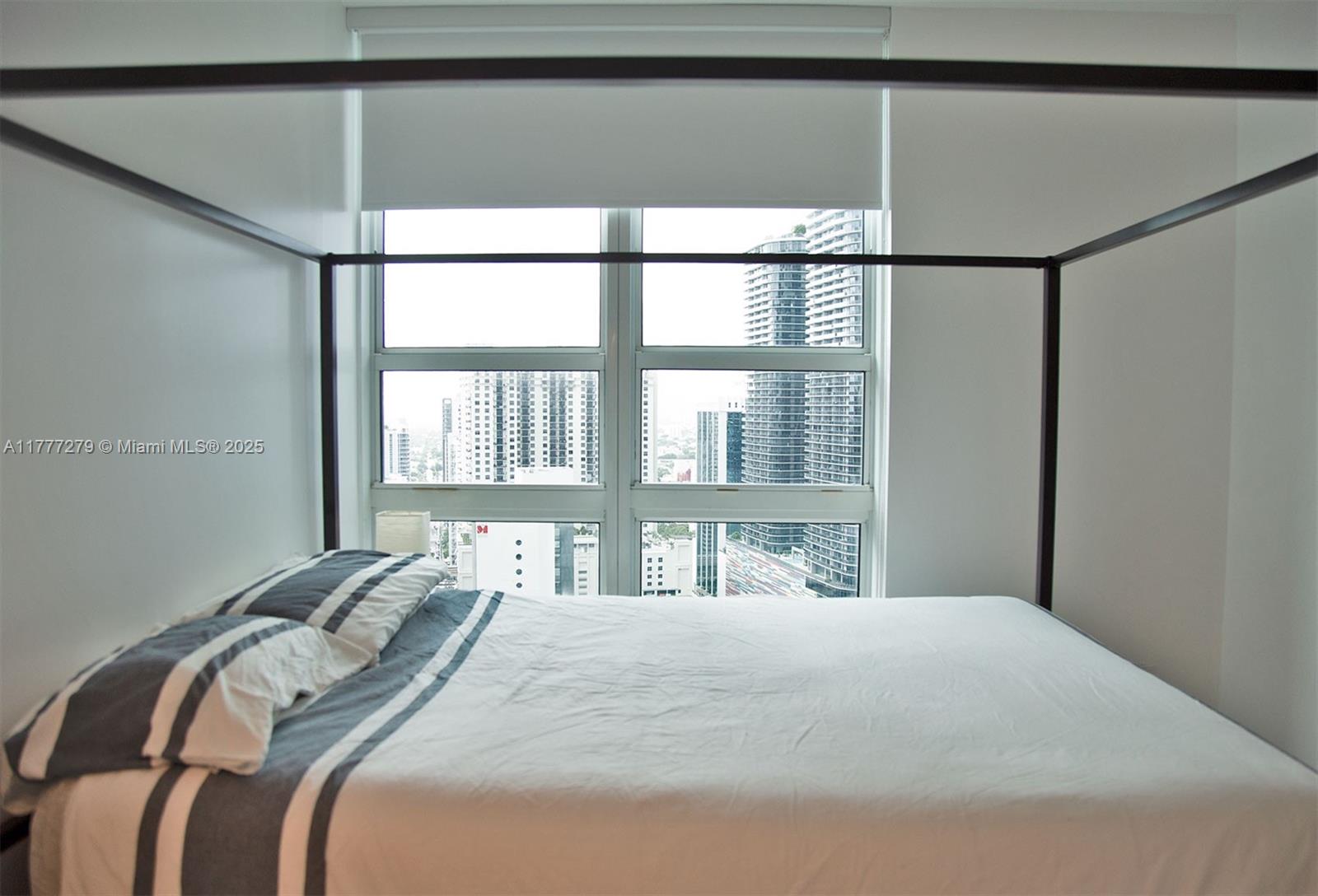 951 Brickell Avenue, Unit 3007 Miami, FL 33131 - Photo 3 of 21