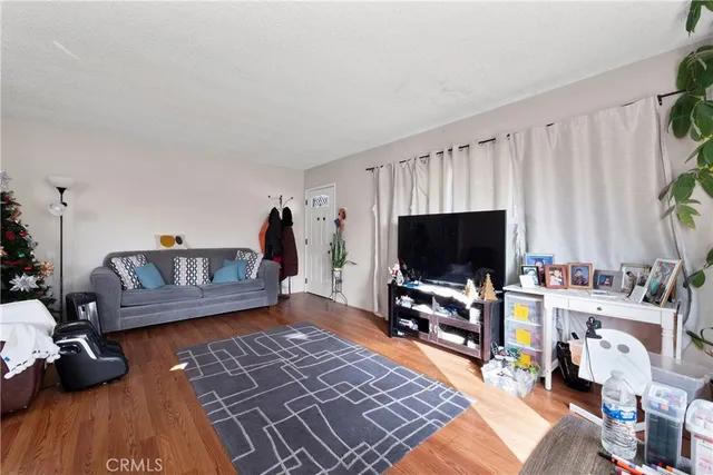 $999,999 | 3700 East 17th Street, Long Beach, CA 90804