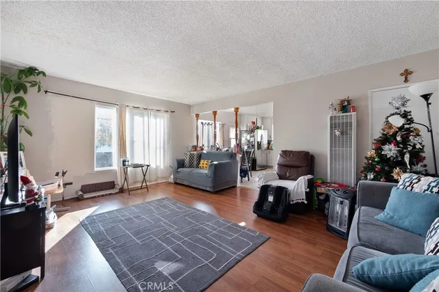 $999,999 | 3700 East 17th Street, Long Beach, CA 90804