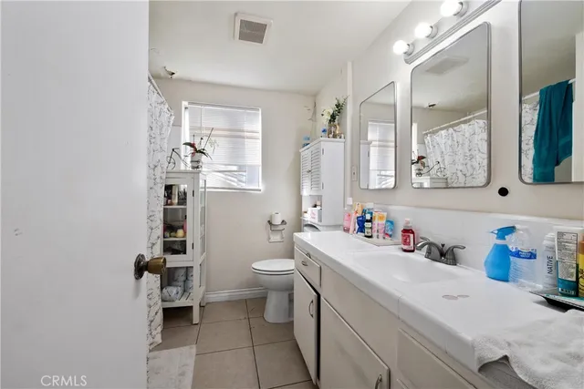 $999,999 | 3700 East 17th Street, Long Beach, CA 90804