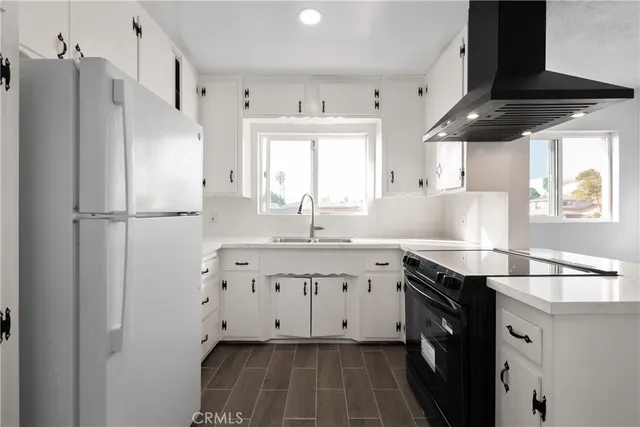 $999,999 | 3700 East 17th Street, Long Beach, CA 90804