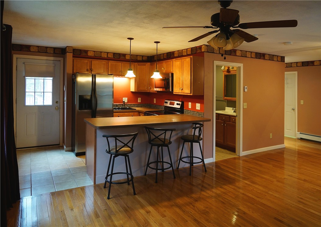 86 Log Road North Smithfield, RI 02830 - Photo 17 of 34 APARMENT SUITE