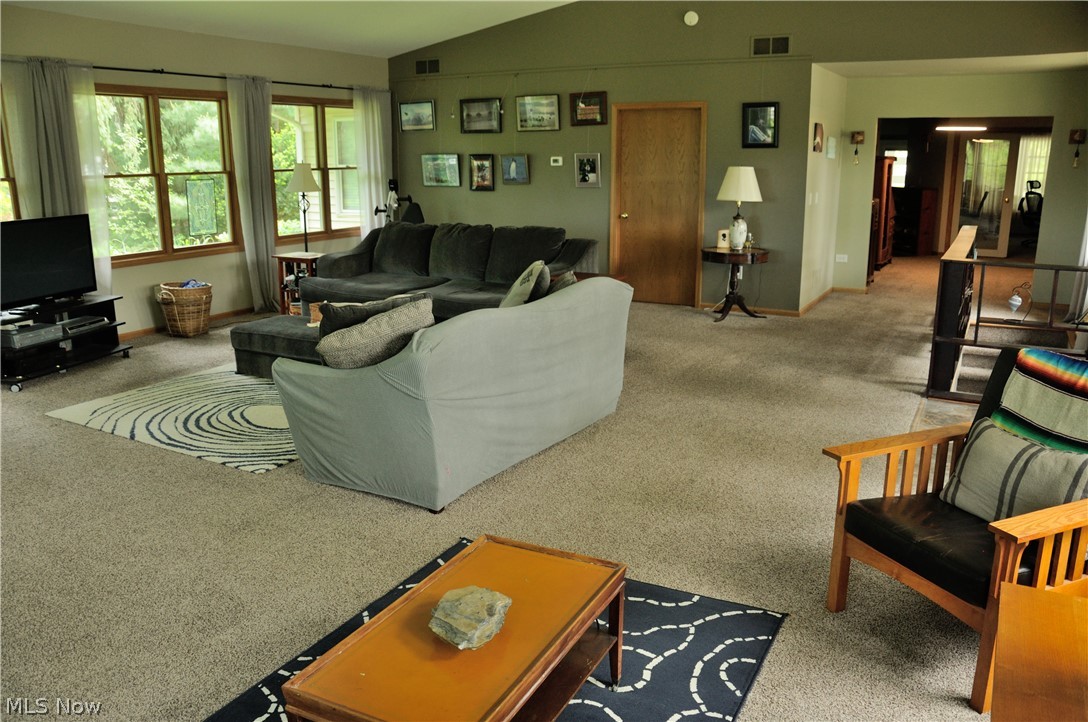 1565 Duffus Road Northeast Warren, OH 44484 - Photo 11 of 42