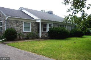 57 Queen Road Gordonville, PA 17529 - Photo 2 of 5 Gallery Image 2