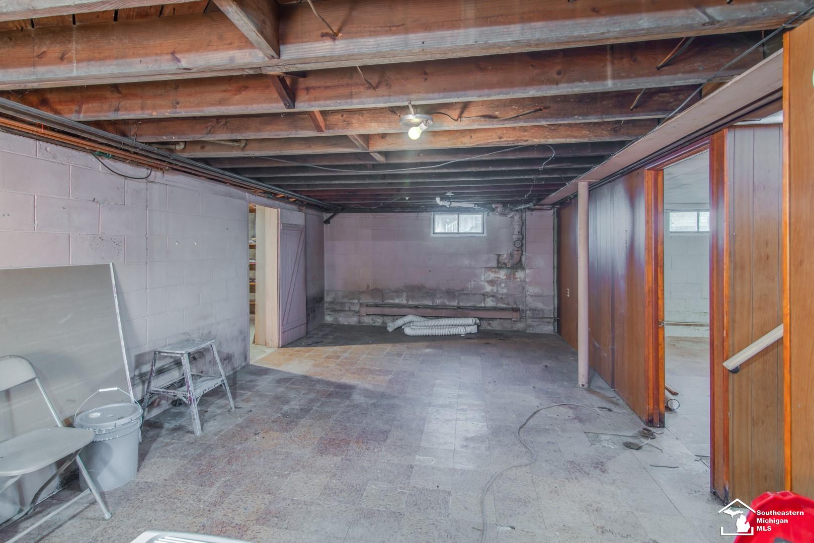 30664 Beverly Road Romulus, MI 48174 - Photo 20 of 35 50136144-22f94ad1-e087-4279-8376-93a20fee3d49.JPG