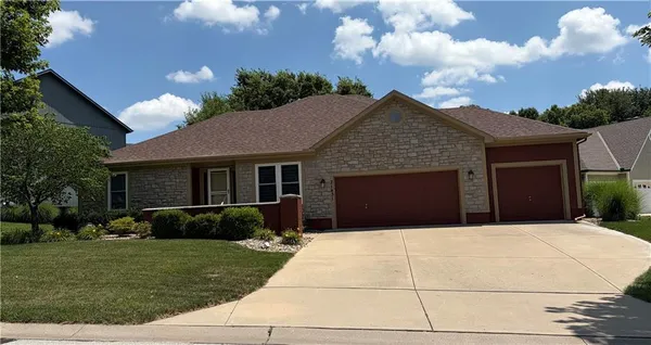 $600,000 | 21431 West 112th Terrace, Olathe, KS 66061