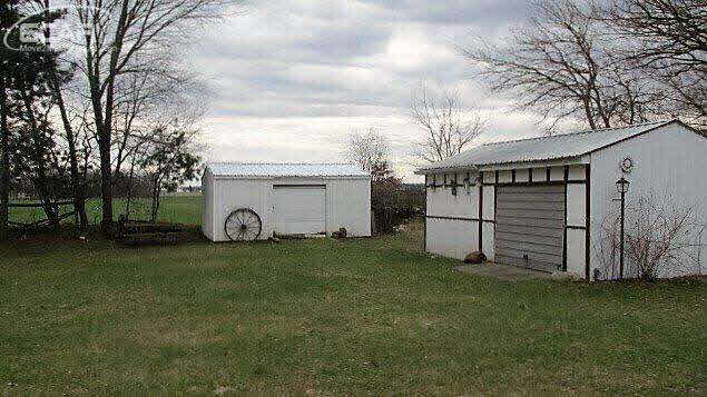 5912 McGrandy Road Bridgeport, MI 48722 - Photo 13 of 17 21122577-12.JPG