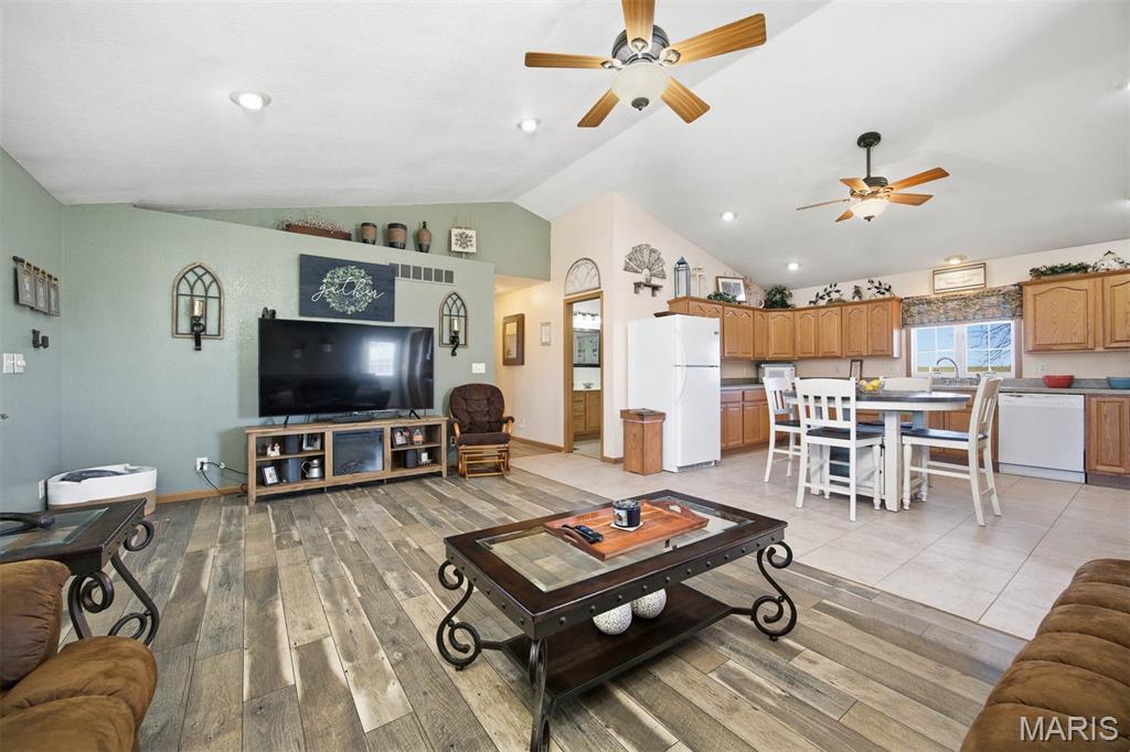 12003 Emerald Road Pocahontas, IL 62275 - Photo 3 of 65