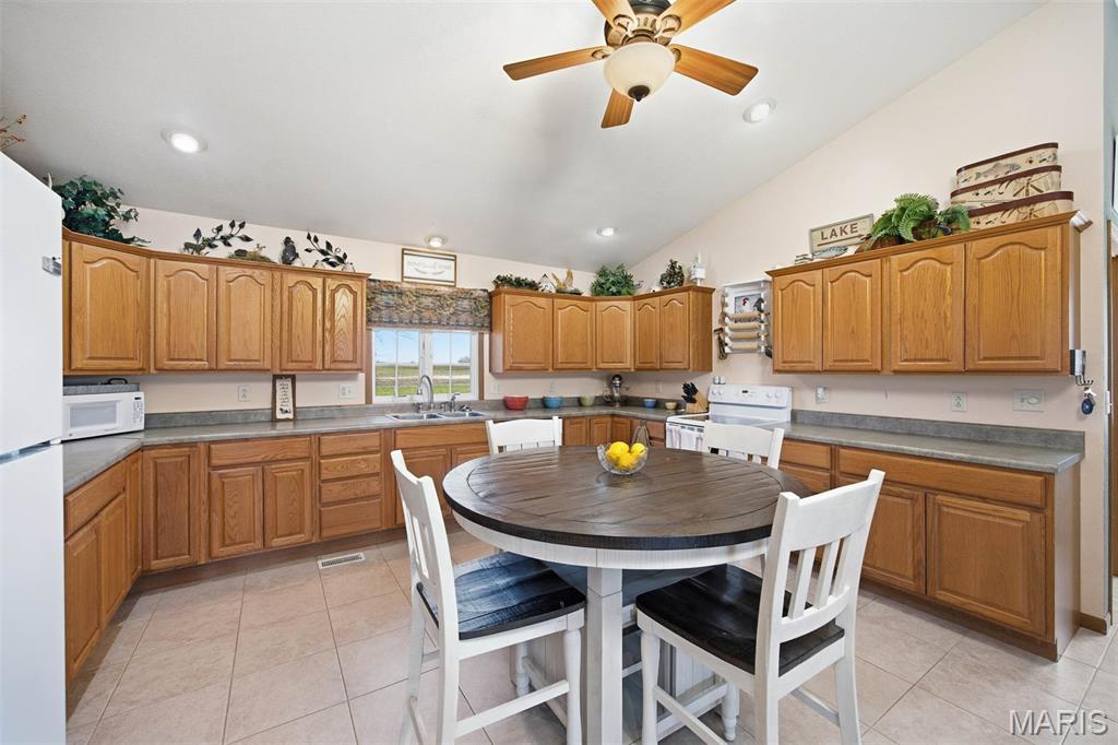 12003 Emerald Road Pocahontas, IL 62275 - Photo 5 of 65