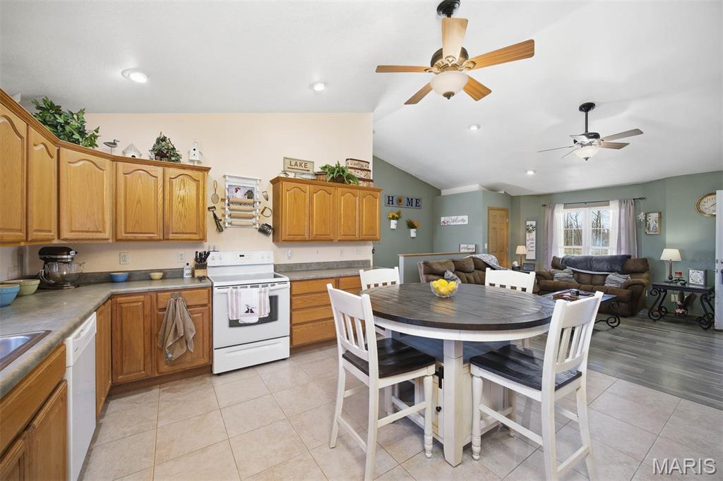 12003 Emerald Road Pocahontas, IL 62275 - Photo 7 of 65