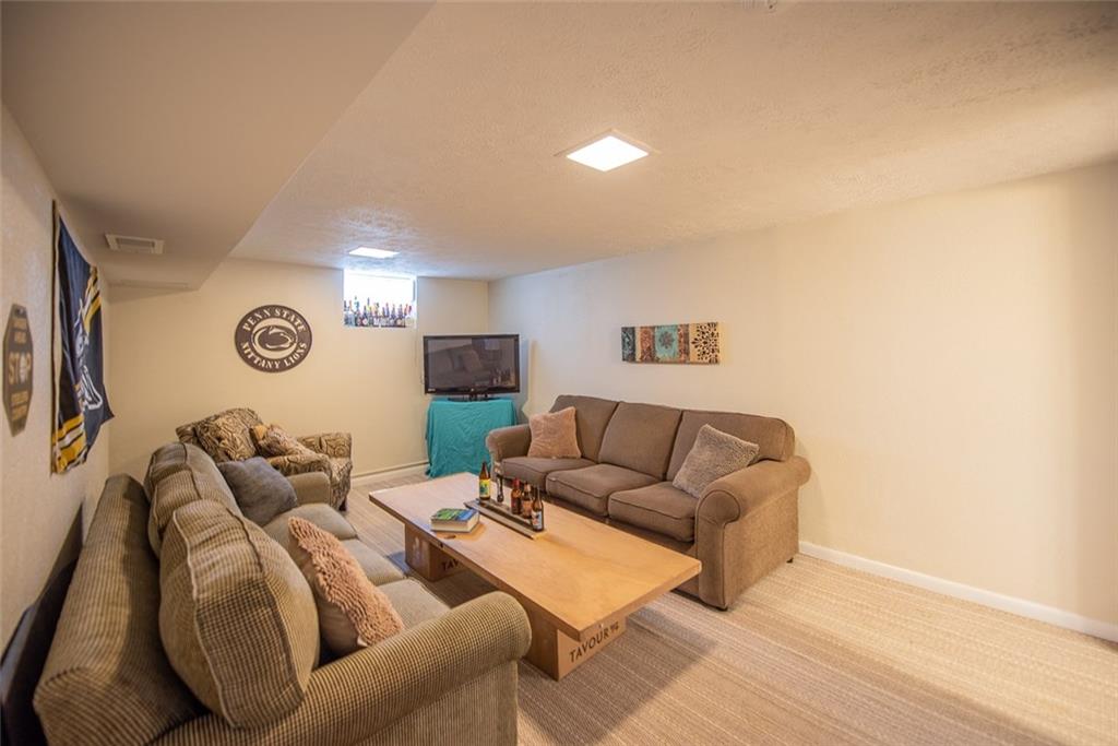 604 Chinaberry Road Monroeville, PA 15146 - Photo 11 of 23 Gallery Image 11