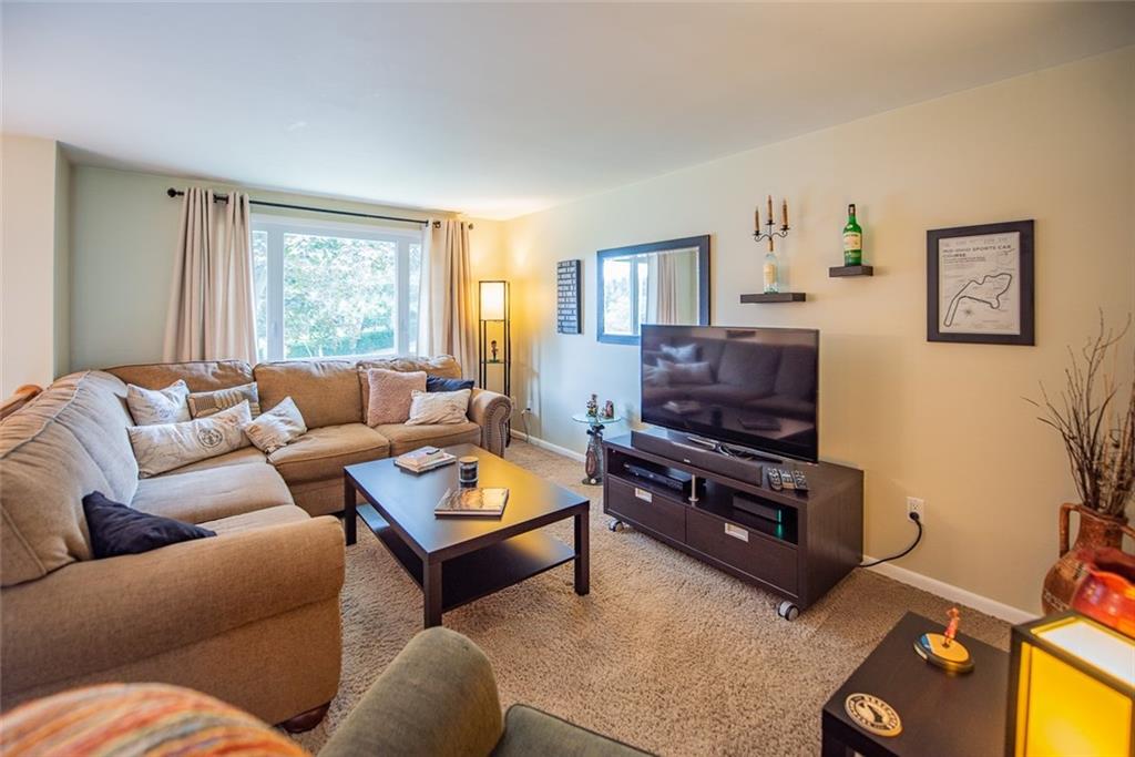 604 Chinaberry Road Monroeville, PA 15146 - Photo 4 of 23 Gallery Image 4