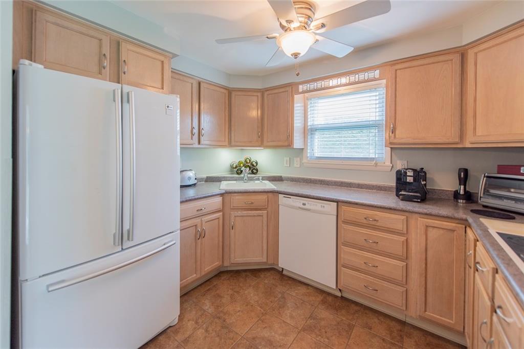 604 Chinaberry Road Monroeville, PA 15146 - Photo 9 of 23 Gallery Image 9