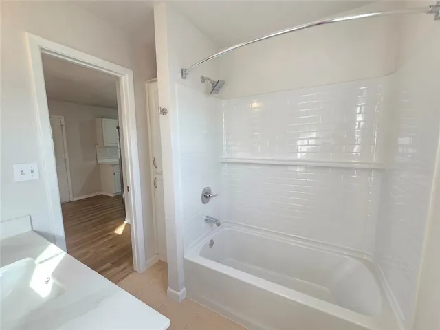 $1,350 | 411 West 4th Street, Unit A, Flatonia, TX 78941