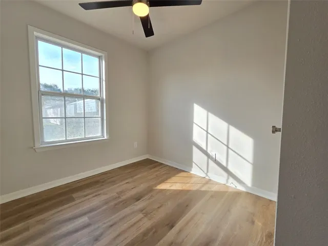 $1,350 | 411 West 4th Street, Unit A, Flatonia, TX 78941