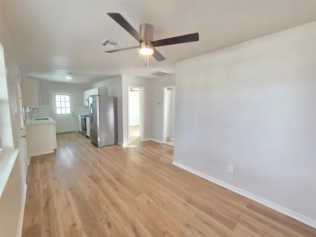 $1,350 | 411 West 4th Street, Unit A, Flatonia, TX 78941