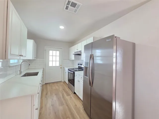 $1,350 | 411 West 4th Street, Unit A, Flatonia, TX 78941