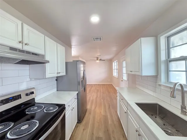 $1,350 | 411 West 4th Street, Unit A, Flatonia, TX 78941