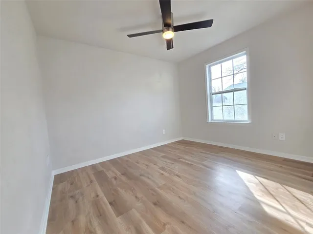 $1,350 | 411 West 4th Street, Unit A, Flatonia, TX 78941