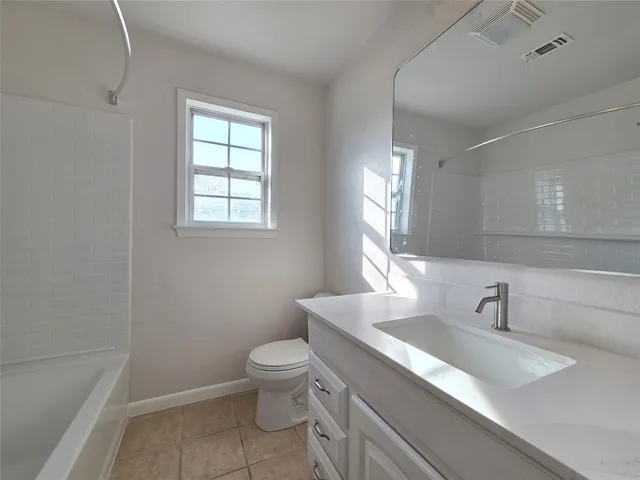 $1,350 | 411 West 4th Street, Unit A, Flatonia, TX 78941