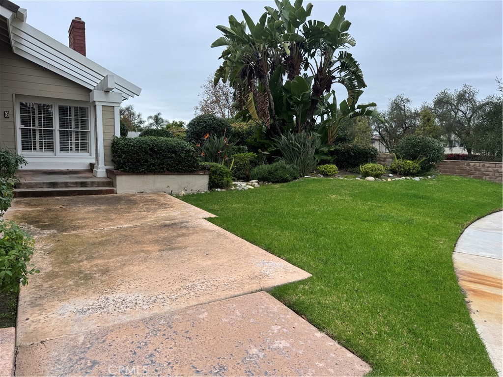 6 Recodo Irvine, CA 92620 - Photo 3 of 33 a view of a house with a backyard
