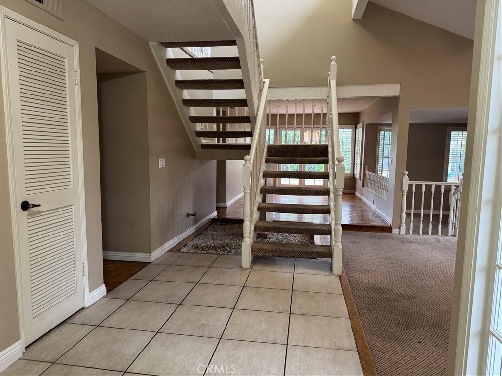 6 Recodo Irvine, CA 92620 - Photo 4 of 33 a view of entryway and hall with a window