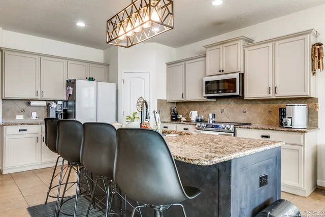 $2,900 | 269 Tufted Crest, San Antonio, TX 78253