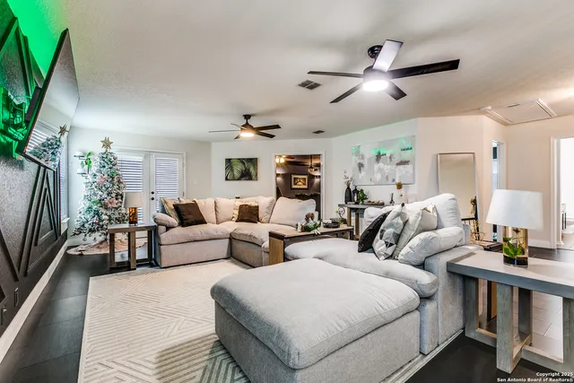 $2,900 | 269 Tufted Crest, San Antonio, TX 78253