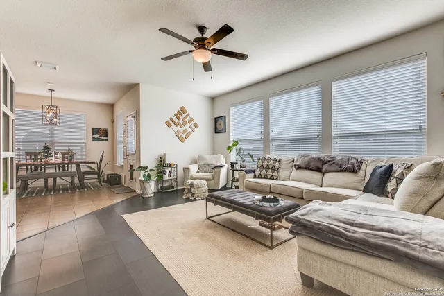 $2,900 | 269 Tufted Crest, San Antonio, TX 78253