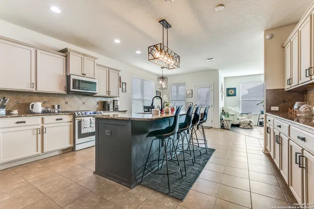 $2,900 | 269 Tufted Crest, San Antonio, TX 78253