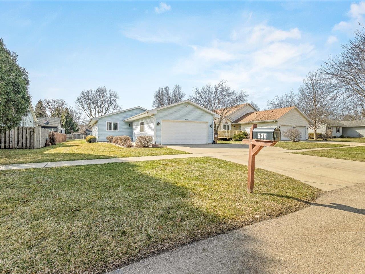 536 Carpenter Street Belvidere, IL 61008 - Photo 3 of 39 a front view of house with yard