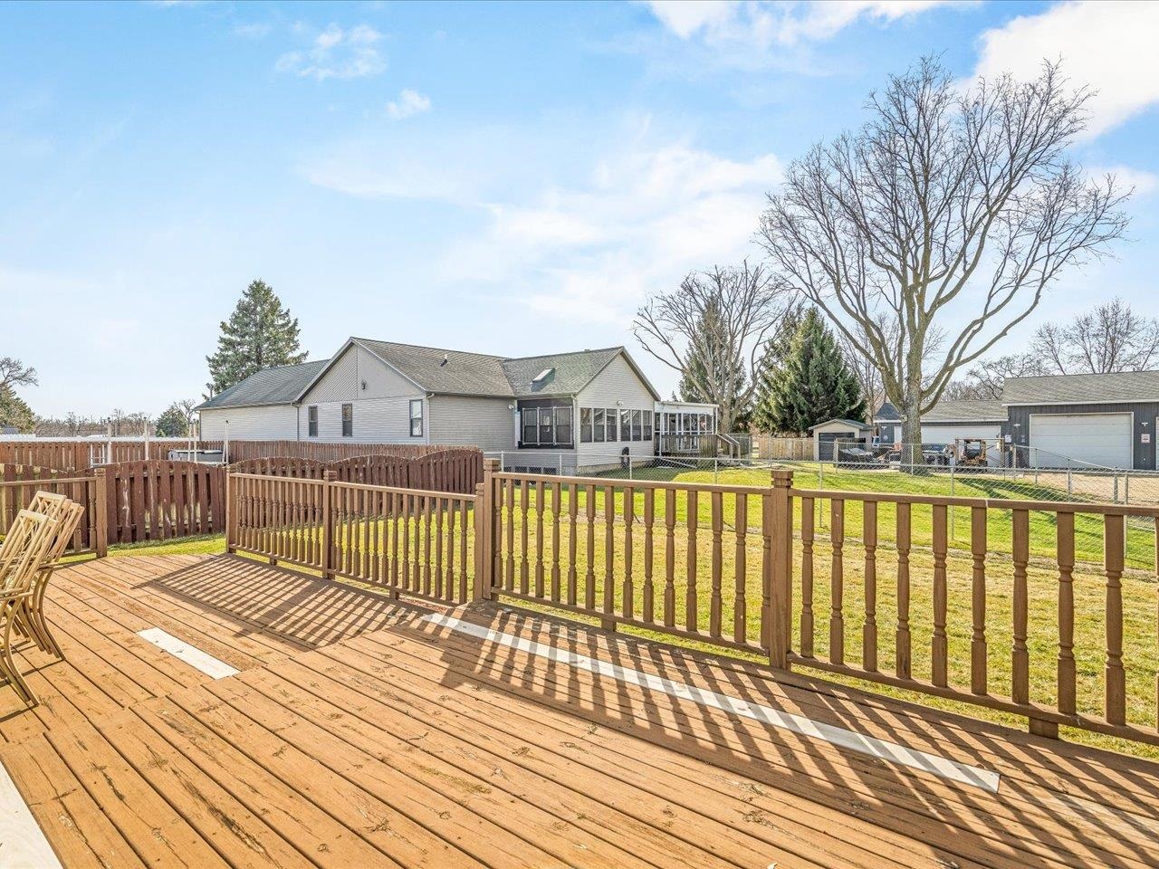 536 Carpenter Street Belvidere, IL 61008 - Photo 35 of 39 a view of a balcony with wooden floor