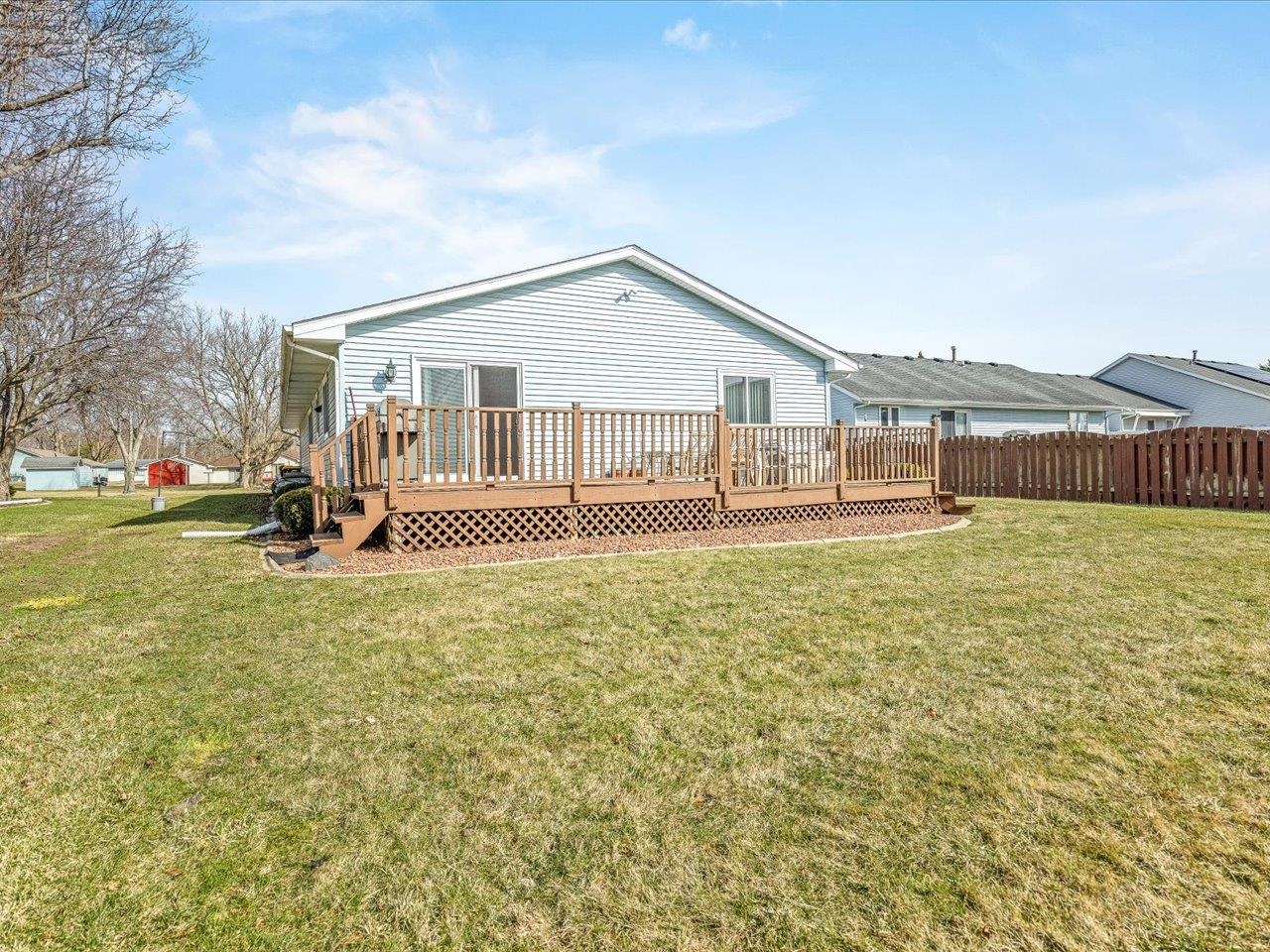 536 Carpenter Street Belvidere, IL 61008 - Photo 37 of 39 a front view of a house with a yard