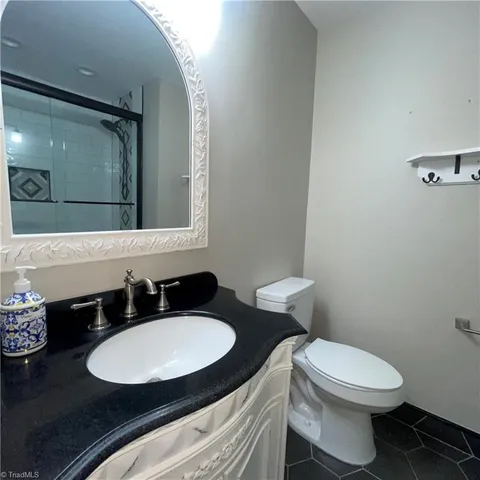 $2,250 | 3303 North Carolina Highway 150, Greensboro, NC 27455