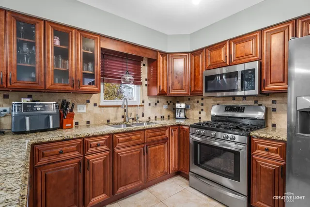 $365,000 | 1905 Chestnut Grove Drive, Plainfield, IL 60586