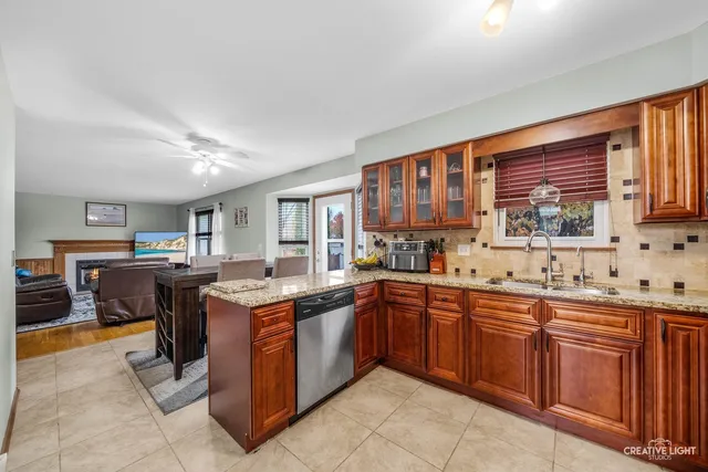 $365,000 | 1905 Chestnut Grove Drive, Plainfield, IL 60586