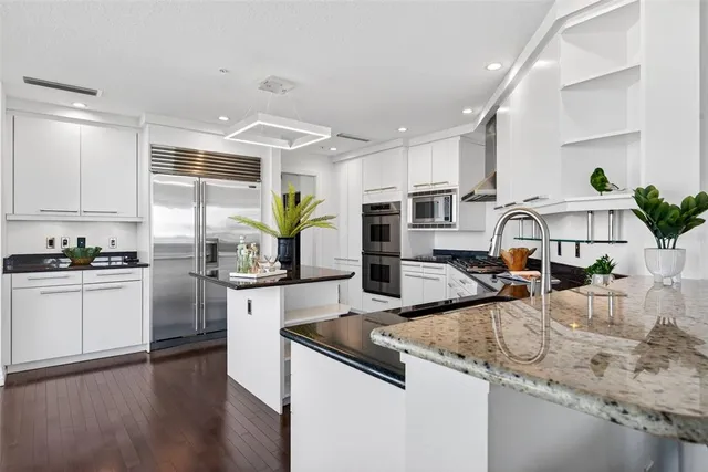 $2,995,000 | 401 South Palm Avenue, Unit 801, Sarasota, FL 34236