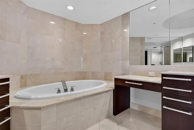 $2,995,000 | 401 South Palm Avenue, Unit 801, Sarasota, FL 34236