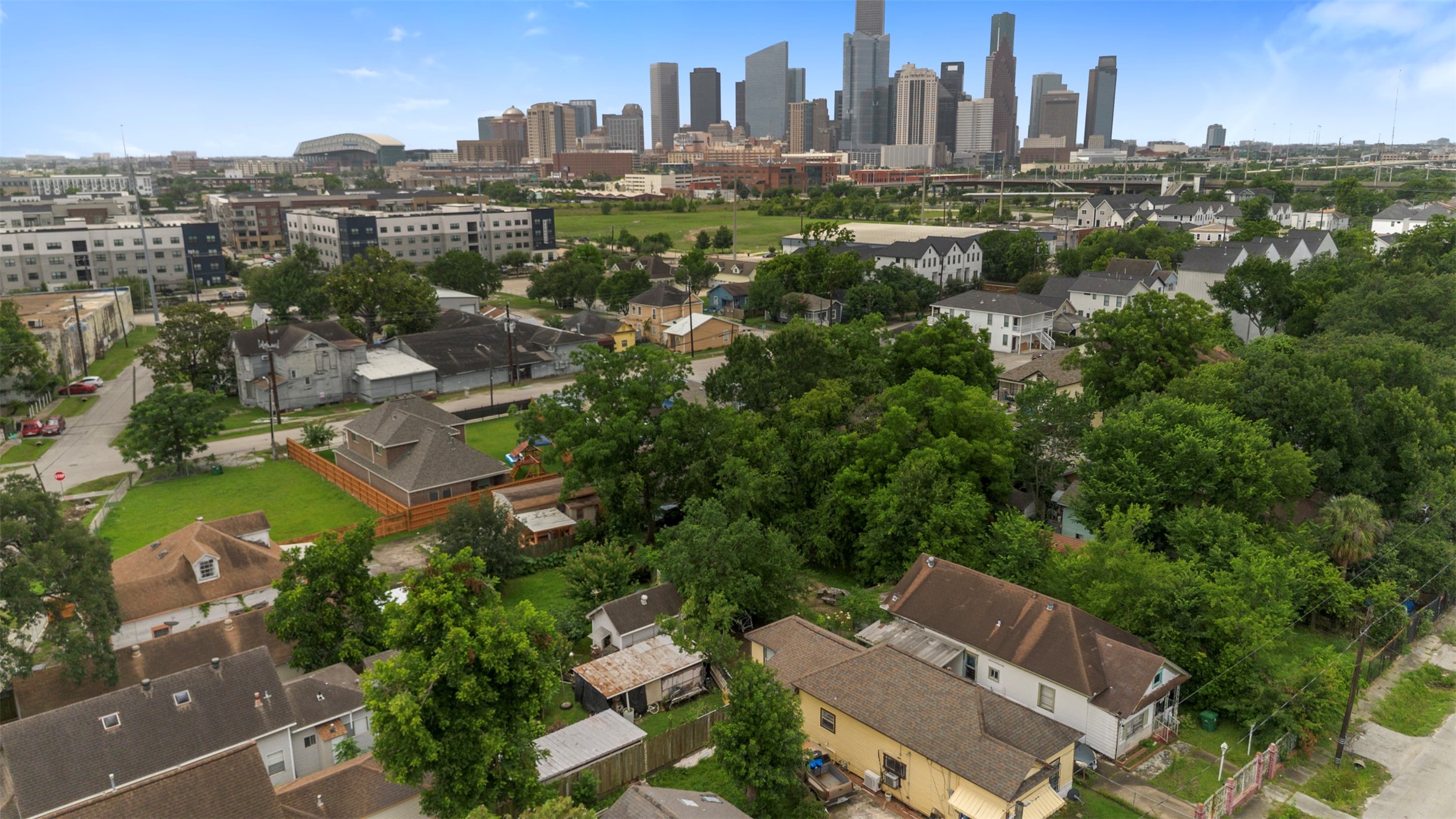 1612 Common Street Houston, TX 77009 - Photo 16 of 21