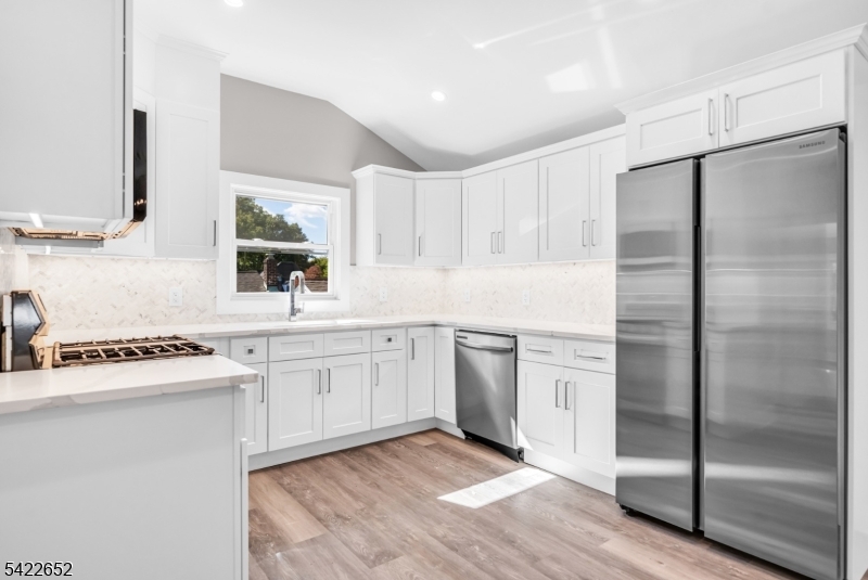 715 Evans Street, Unit 2 Paramus, NJ 07652 - Photo 11 of 21