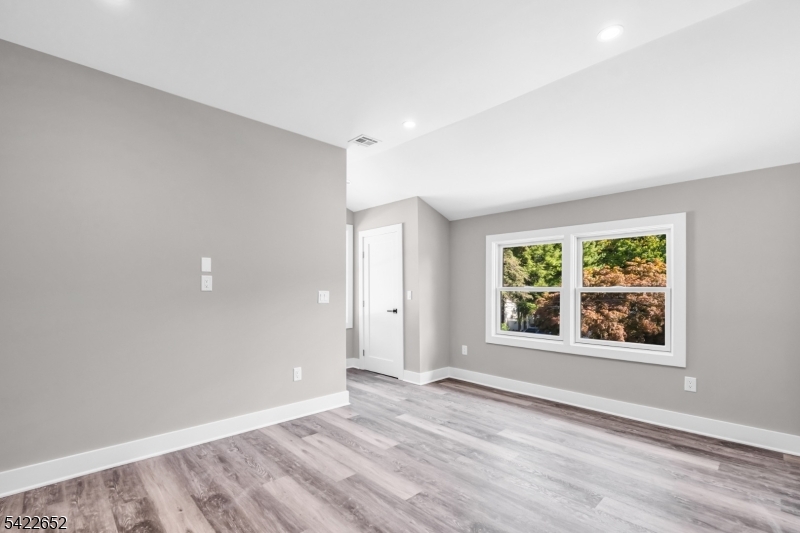 715 Evans Street, Unit 2 Paramus, NJ 07652 - Photo 13 of 21