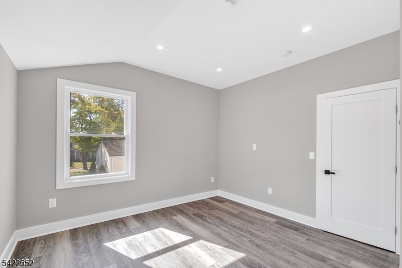 715 Evans Street, Unit 2 Paramus, NJ 07652 - Photo 16 of 21