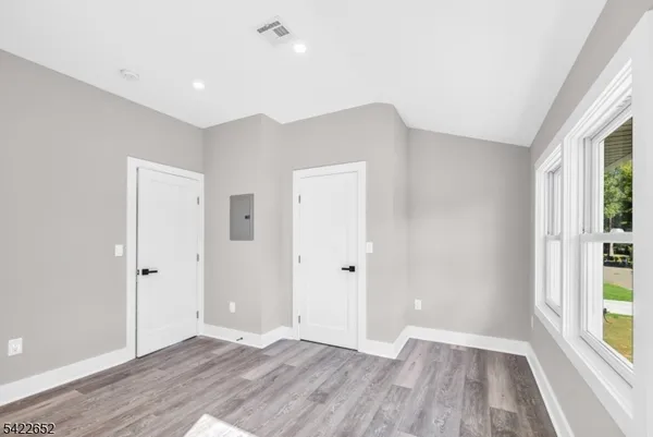 $3,950 | 715 Evans Street, Unit 2, Paramus, NJ 07652