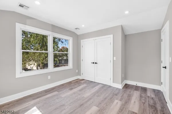 $3,950 | 715 Evans Street, Unit 2, Paramus, NJ 07652