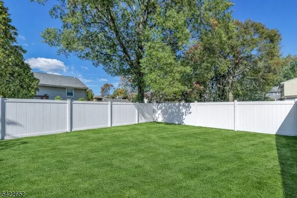 $3,950 | 715 Evans Street, Unit 2, Paramus, NJ 07652